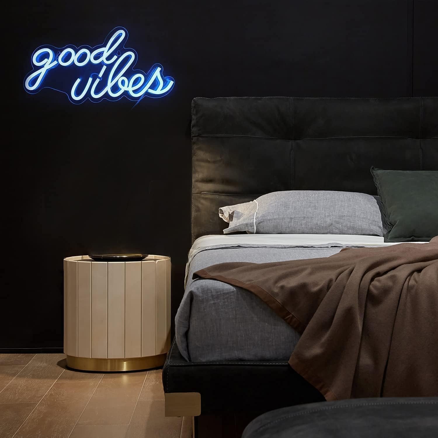 💡 “Good Vibes” Neon Sign – USB-Powered Ice Blue Wall Light for Bedroom & Dorm Decor (16.1" x 8.3")